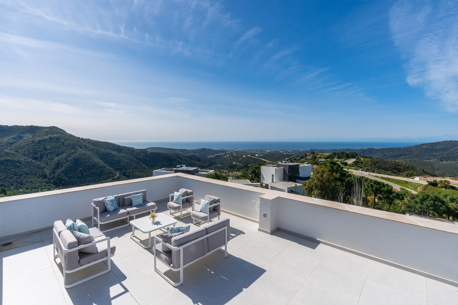 Luxurious Villa with Panoramic Views in Montemayor, Benahavis