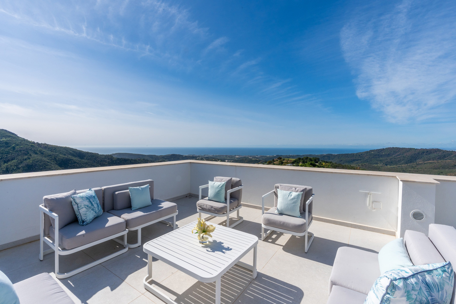 Luxurious Villa with Panoramic Views in Montemayor, Benahavis