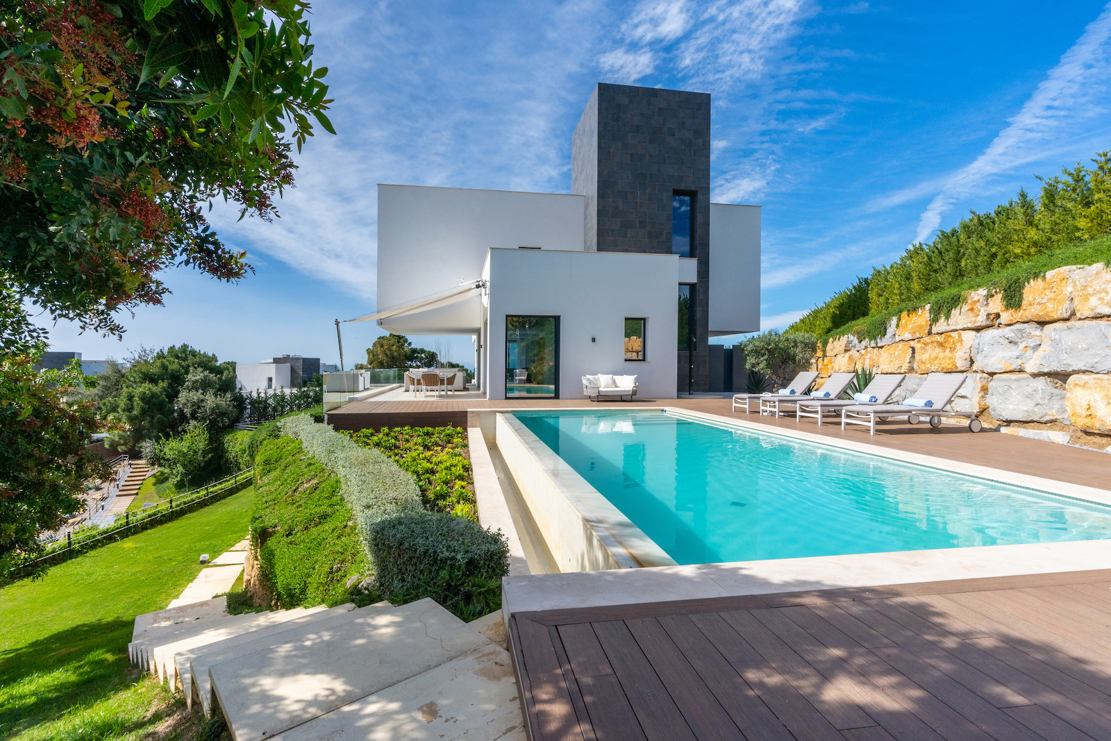 Luxurious Villa with Panoramic Views in Montemayor, Benahavis