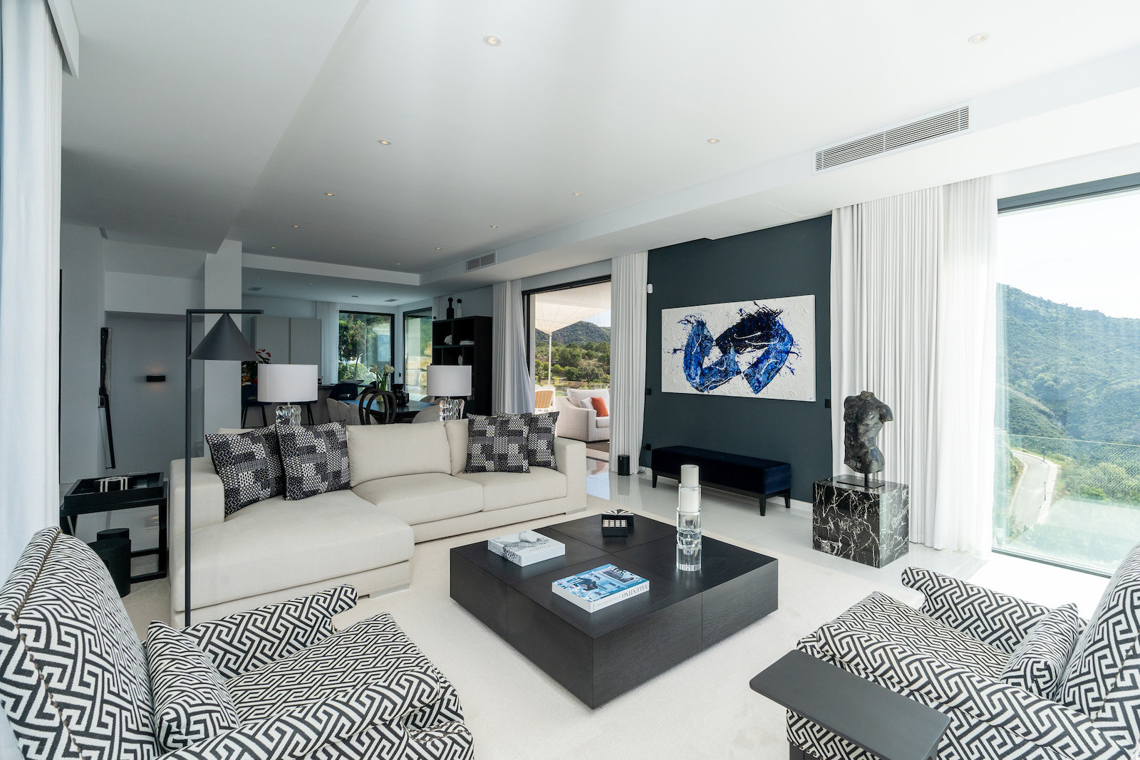 Luxurious Villa with Panoramic Views in Montemayor, Benahavis