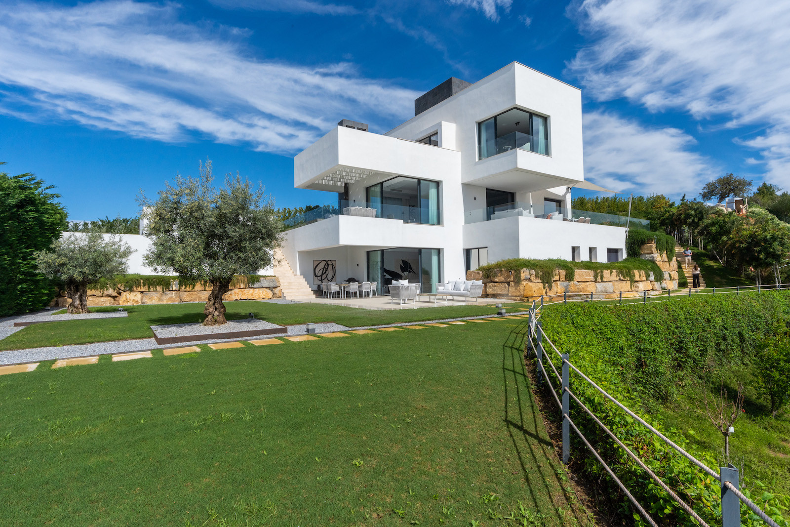 Luxurious Villa with Panoramic Views in Montemayor, Benahavis