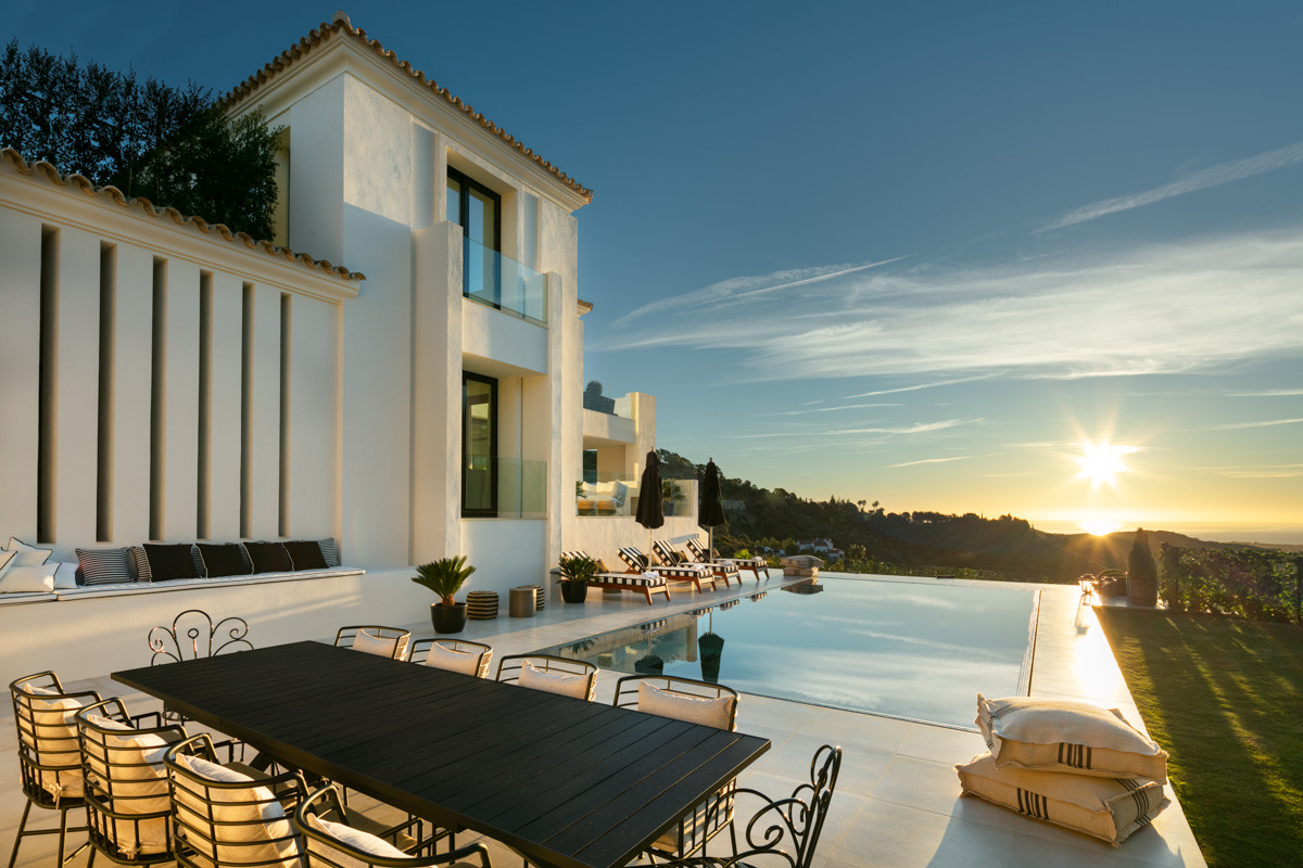 Modern villa with panoramic sea views in Marbella
