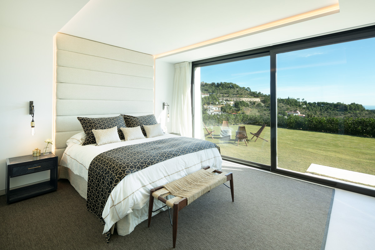 Modern villa with panoramic sea views in Marbella