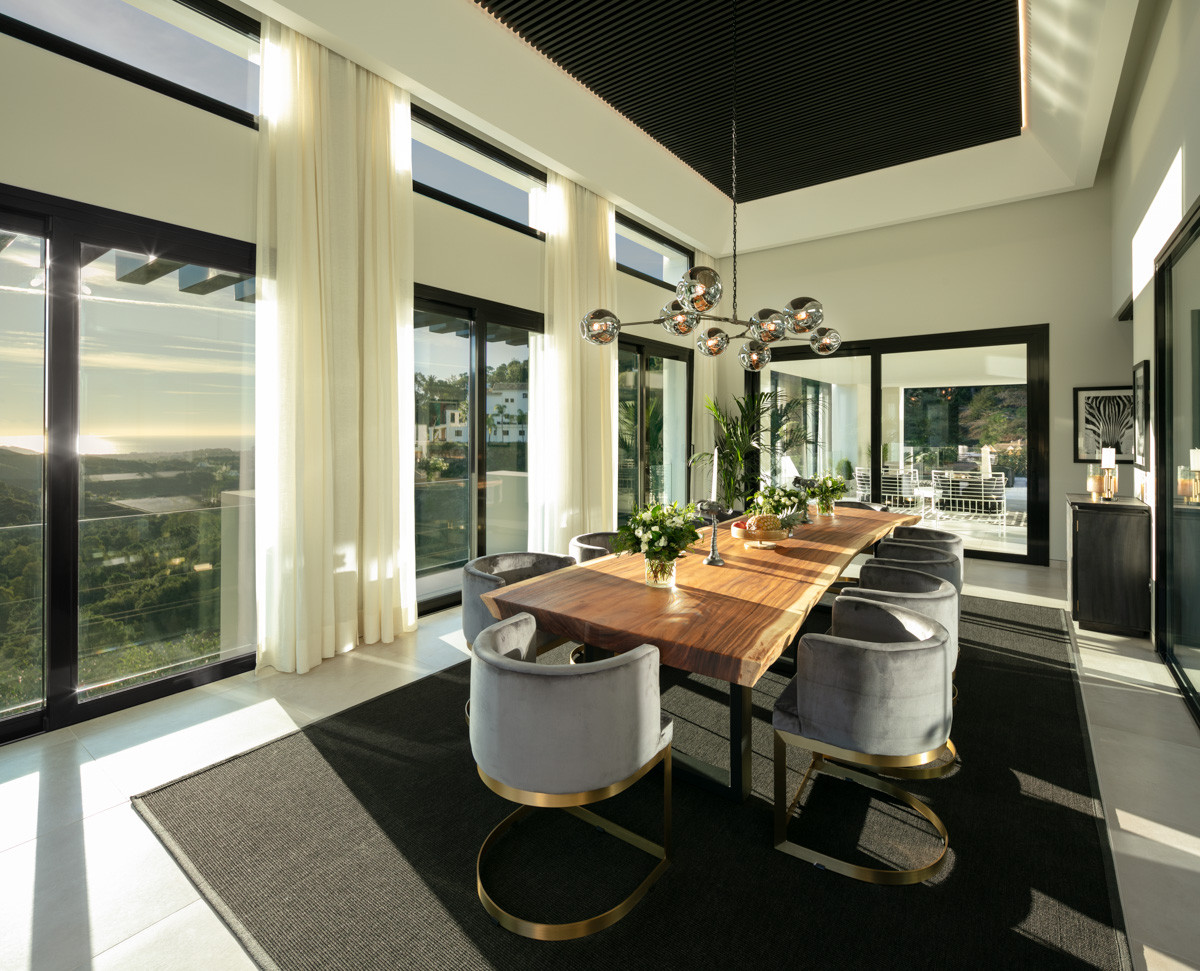 Modern villa with panoramic sea views in Marbella
