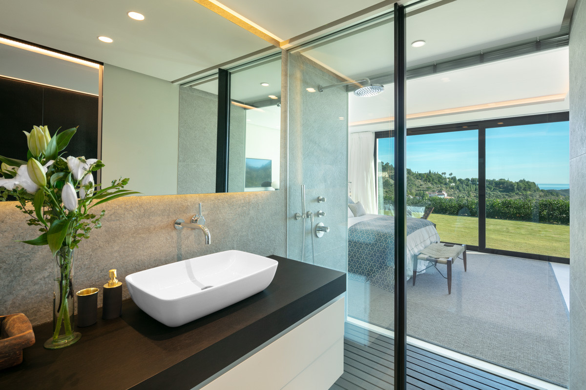 Modern villa with panoramic sea views in Marbella