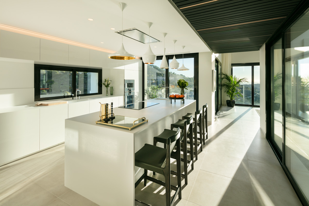 Modern villa with panoramic sea views in Marbella