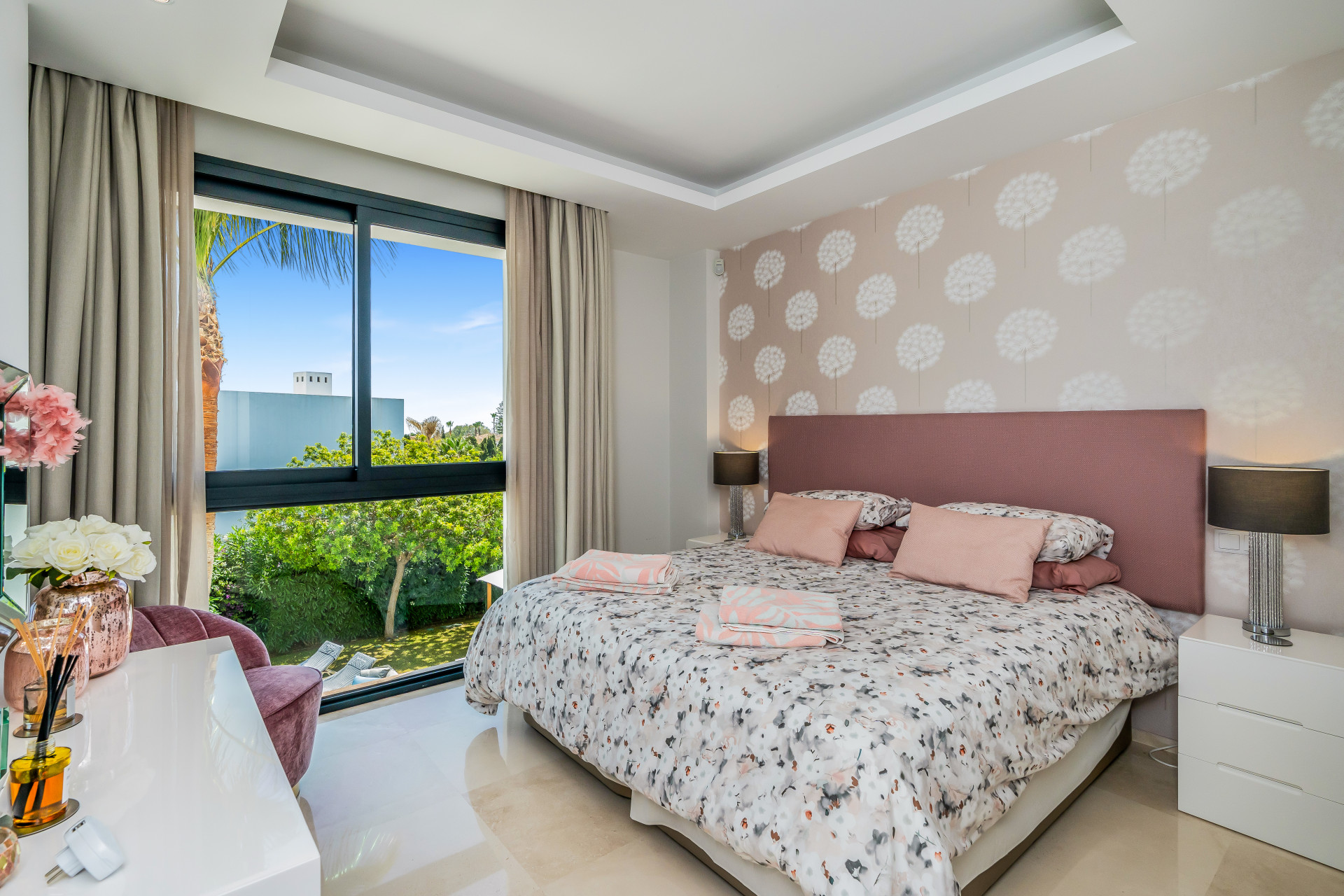 Exquisite Villa with 5 Bedrooms in Estepona