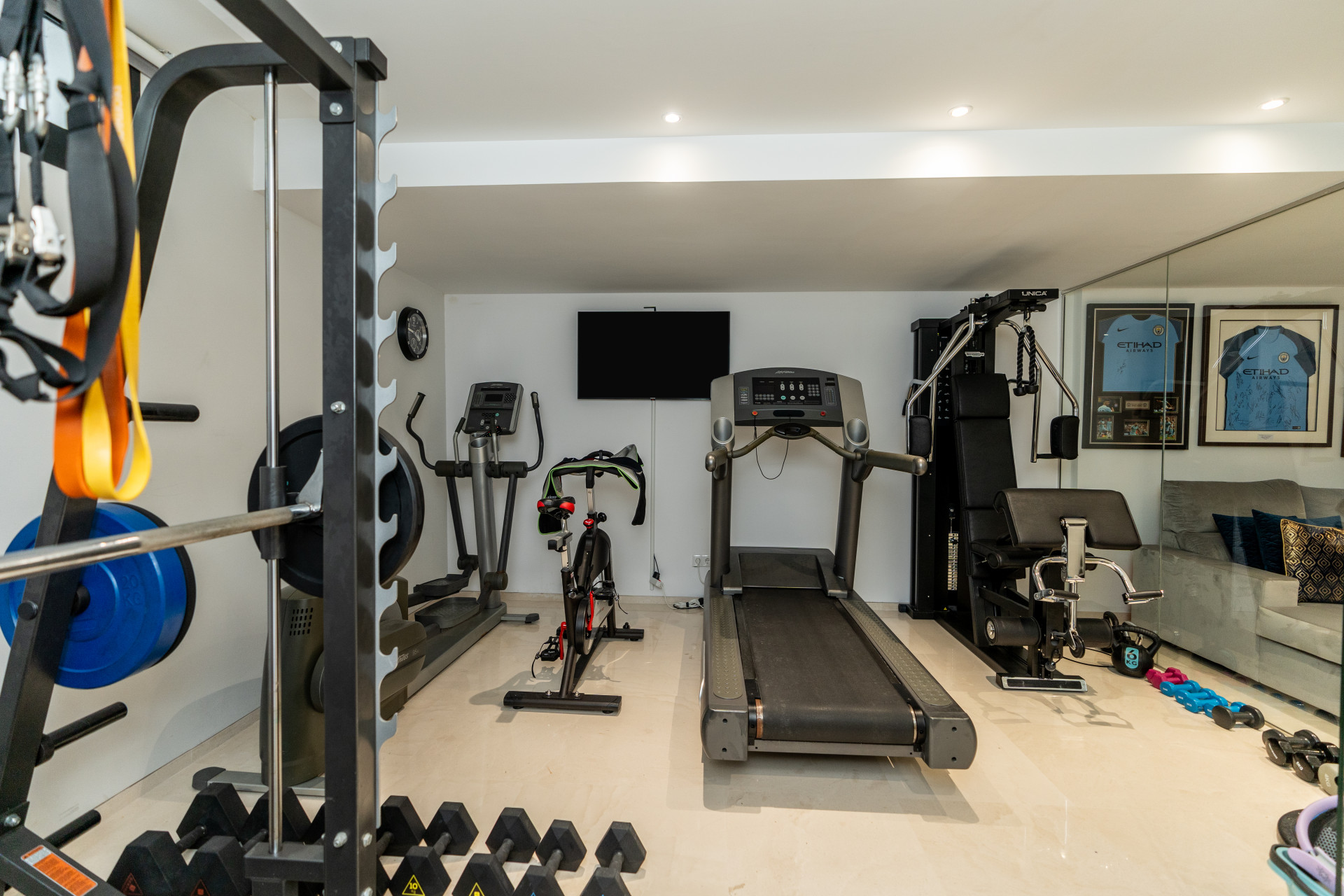 Exquisite Villa with 5 Bedrooms in Estepona