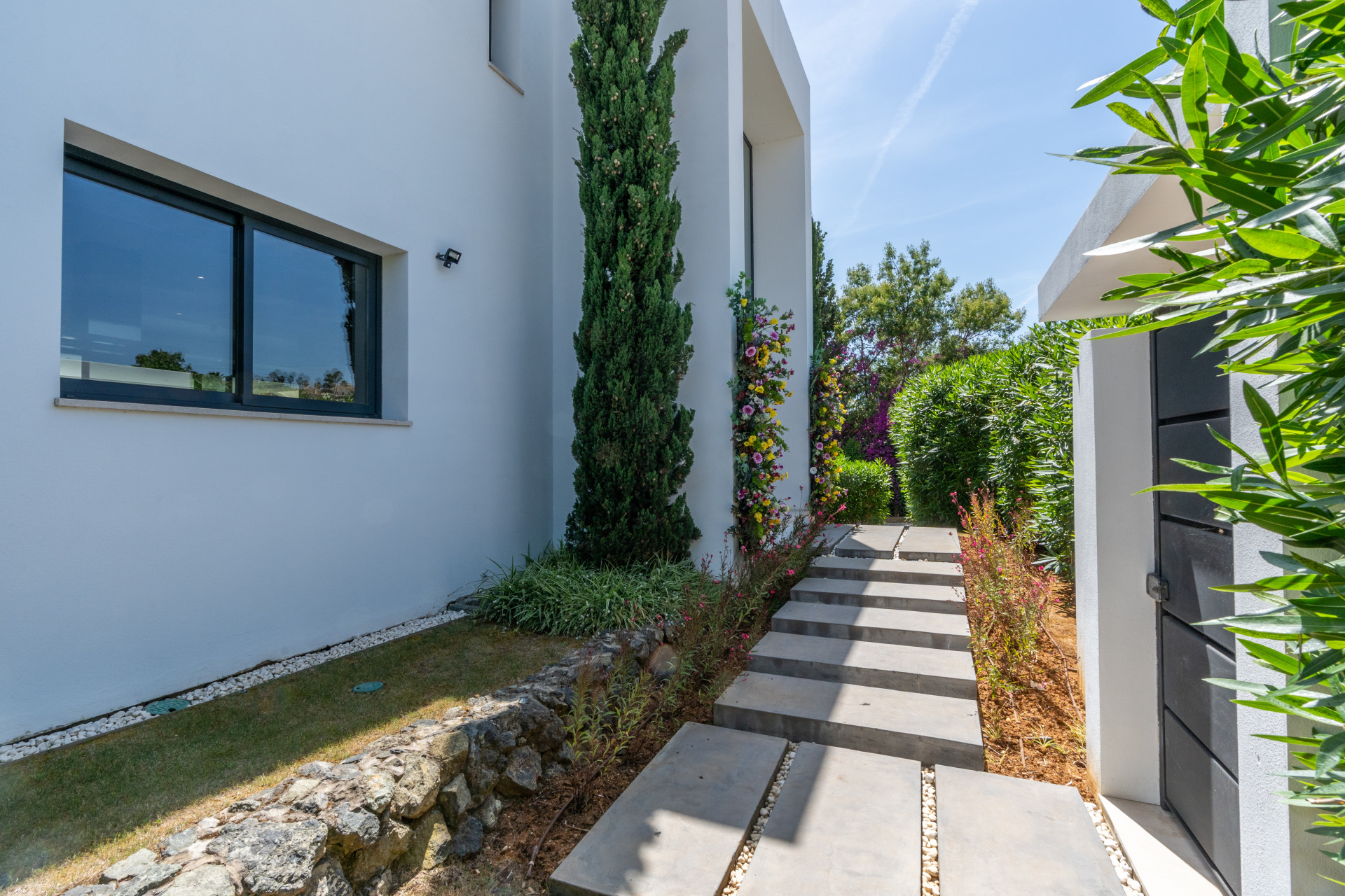 Exquisite Villa with 5 Bedrooms in Estepona