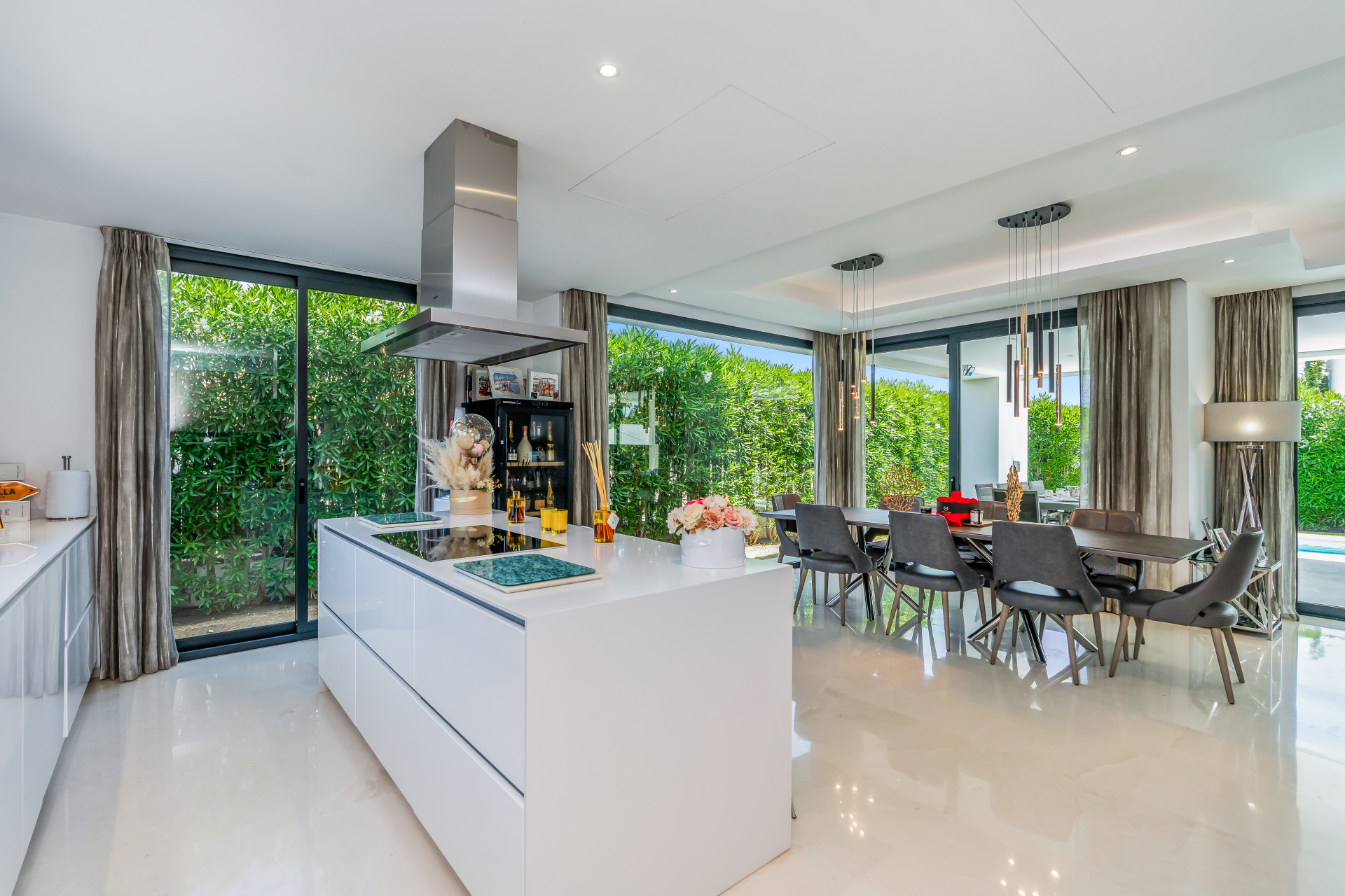 Exquisite Villa with 5 Bedrooms in Estepona