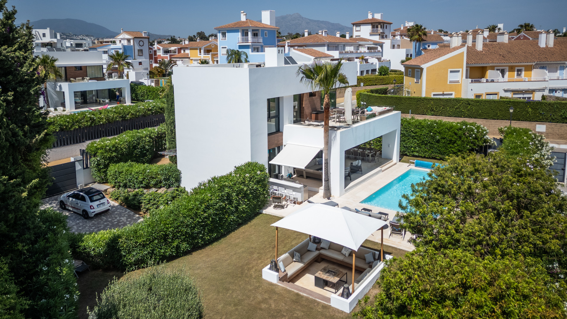 Exquisite Villa with 5 Bedrooms in Estepona