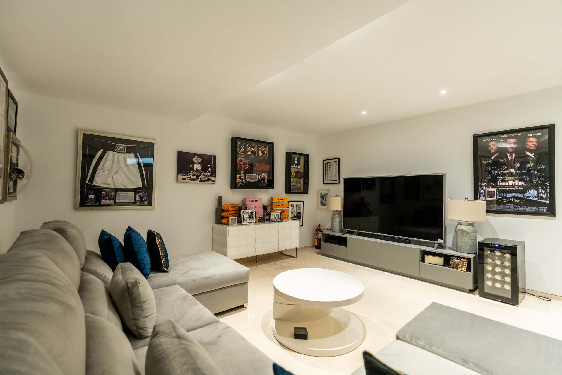 Exquisite Villa with 5 Bedrooms in Estepona