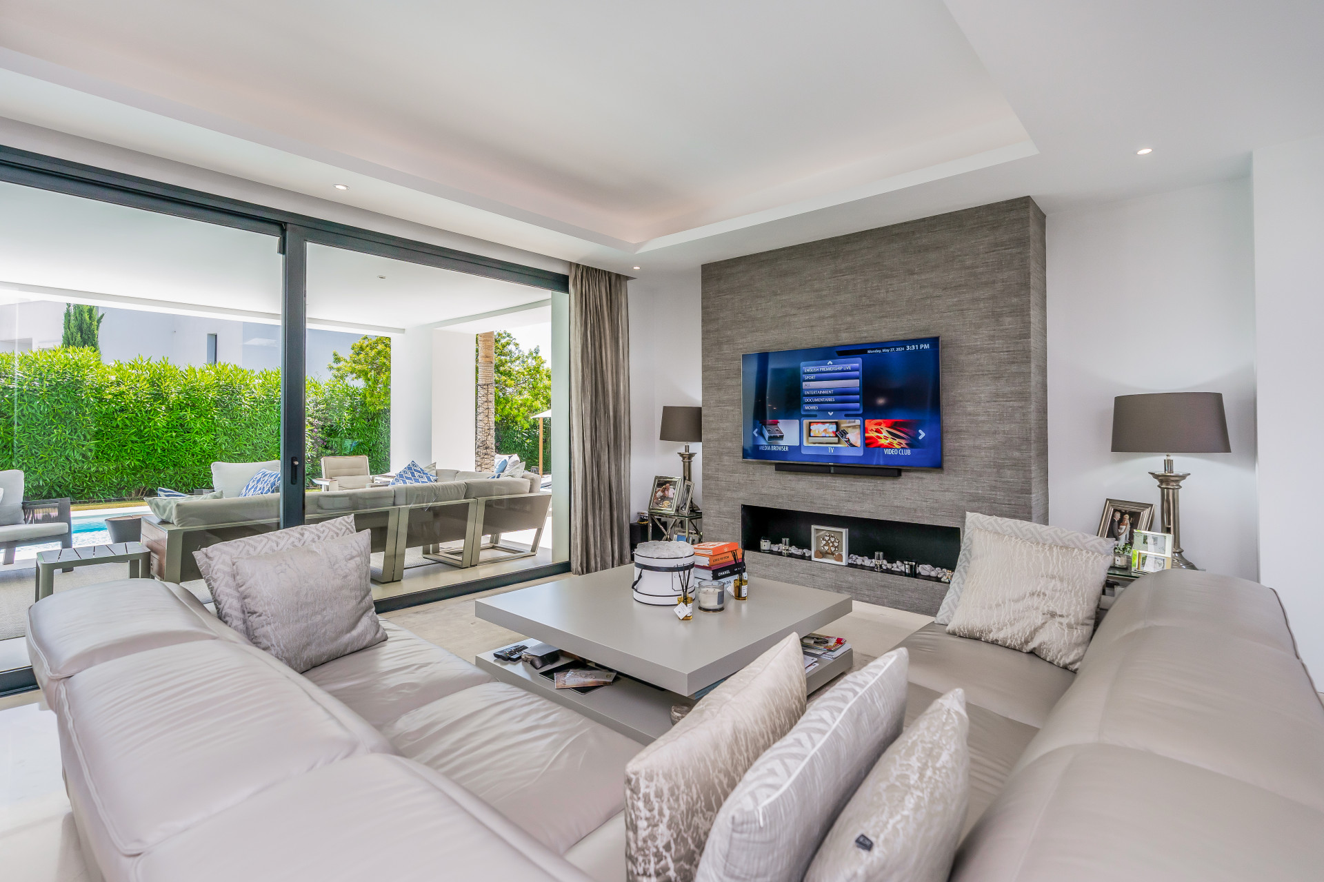 Exquisite Villa with 5 Bedrooms in Estepona