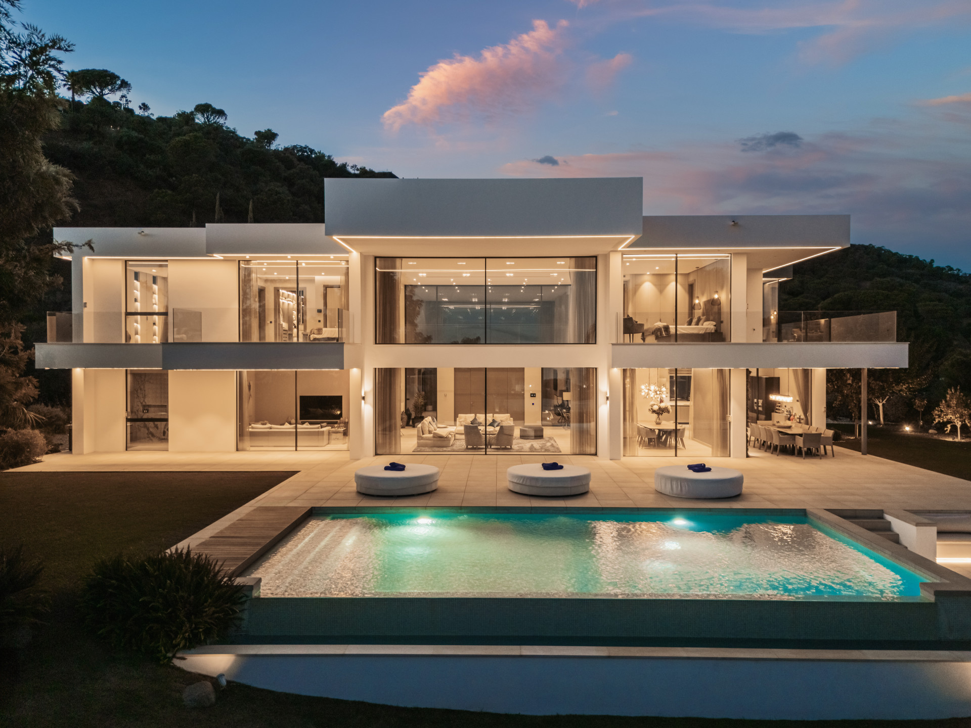 Elegant Villa with 5 Bedrooms in Benahavís