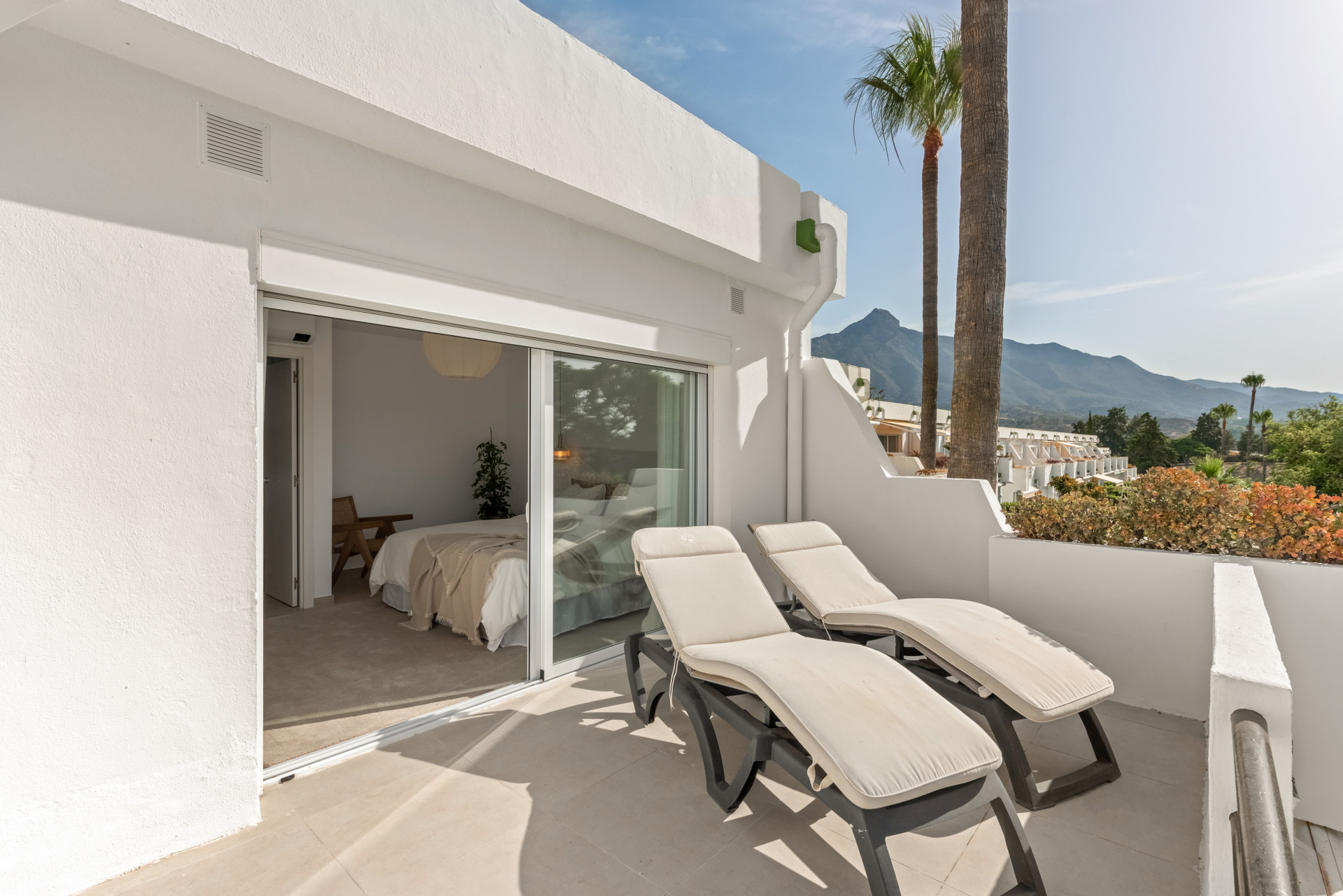 Scandinavian apartment in Nueva Andalucía, Marbella