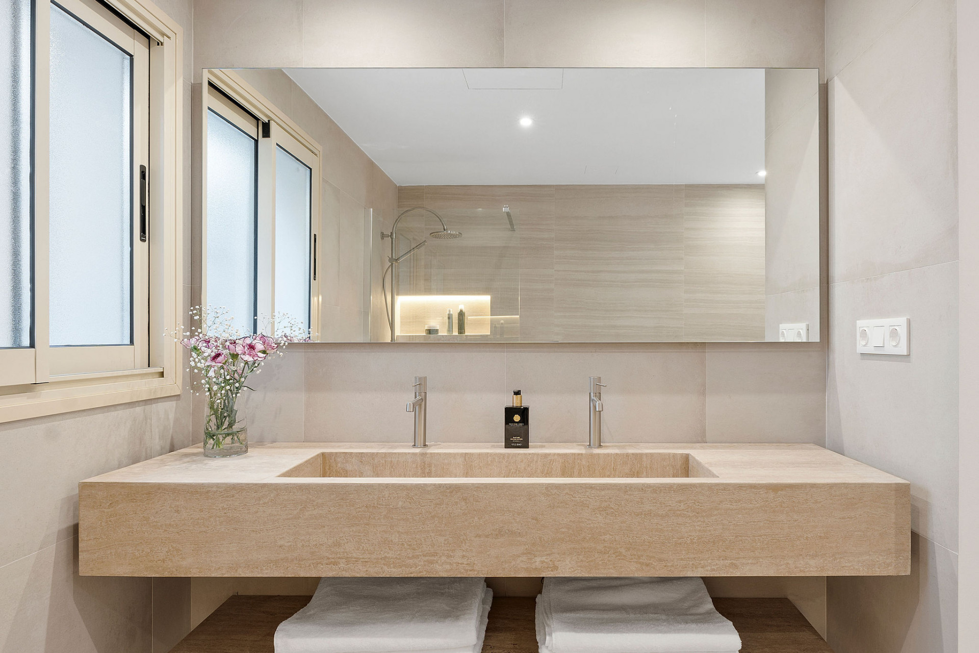 Luxurious Apartment with Private Pool in Nueva Andalucia, Marbella