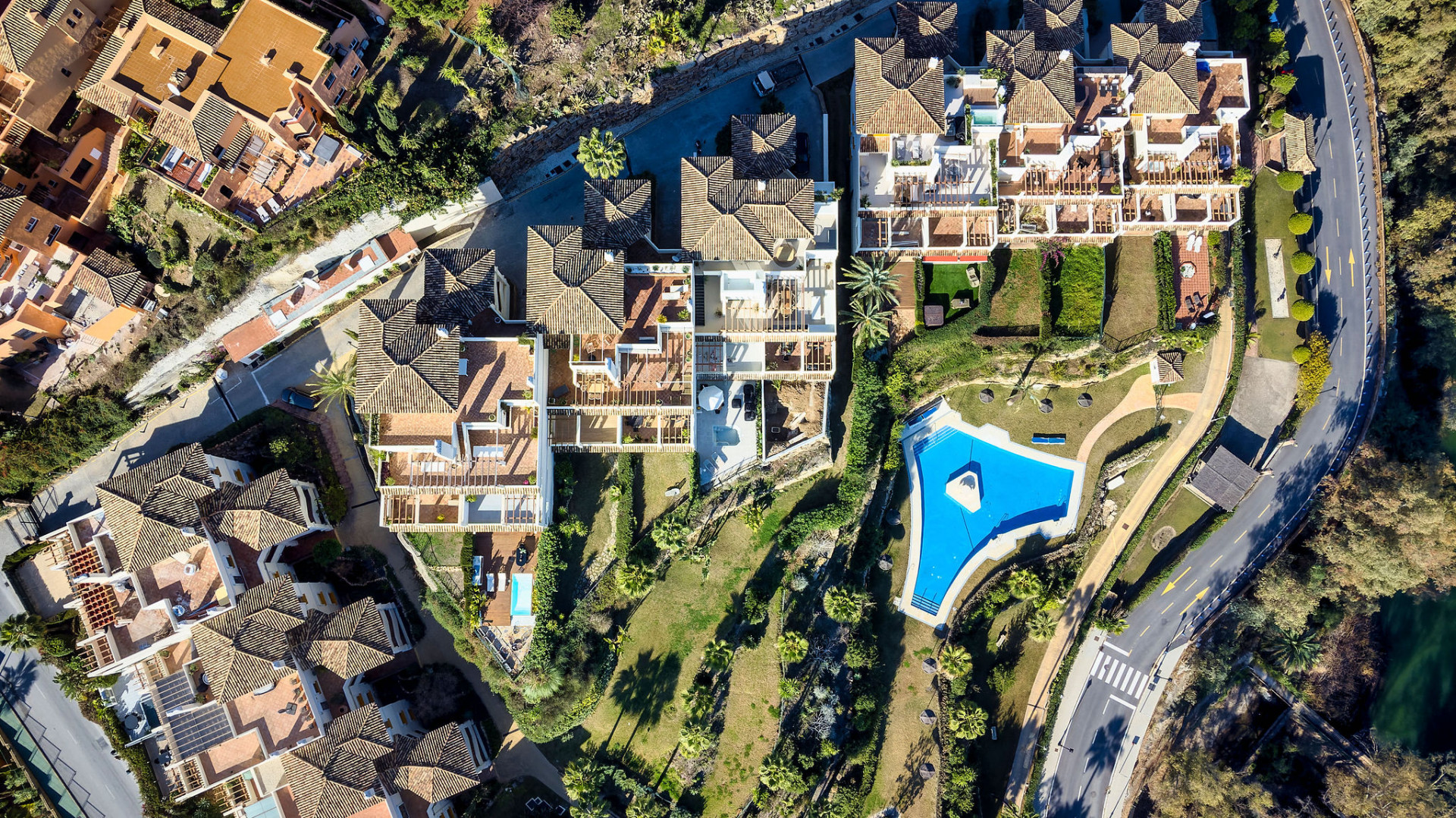 Luxurious Apartment with Private Pool in Nueva Andalucia, Marbella