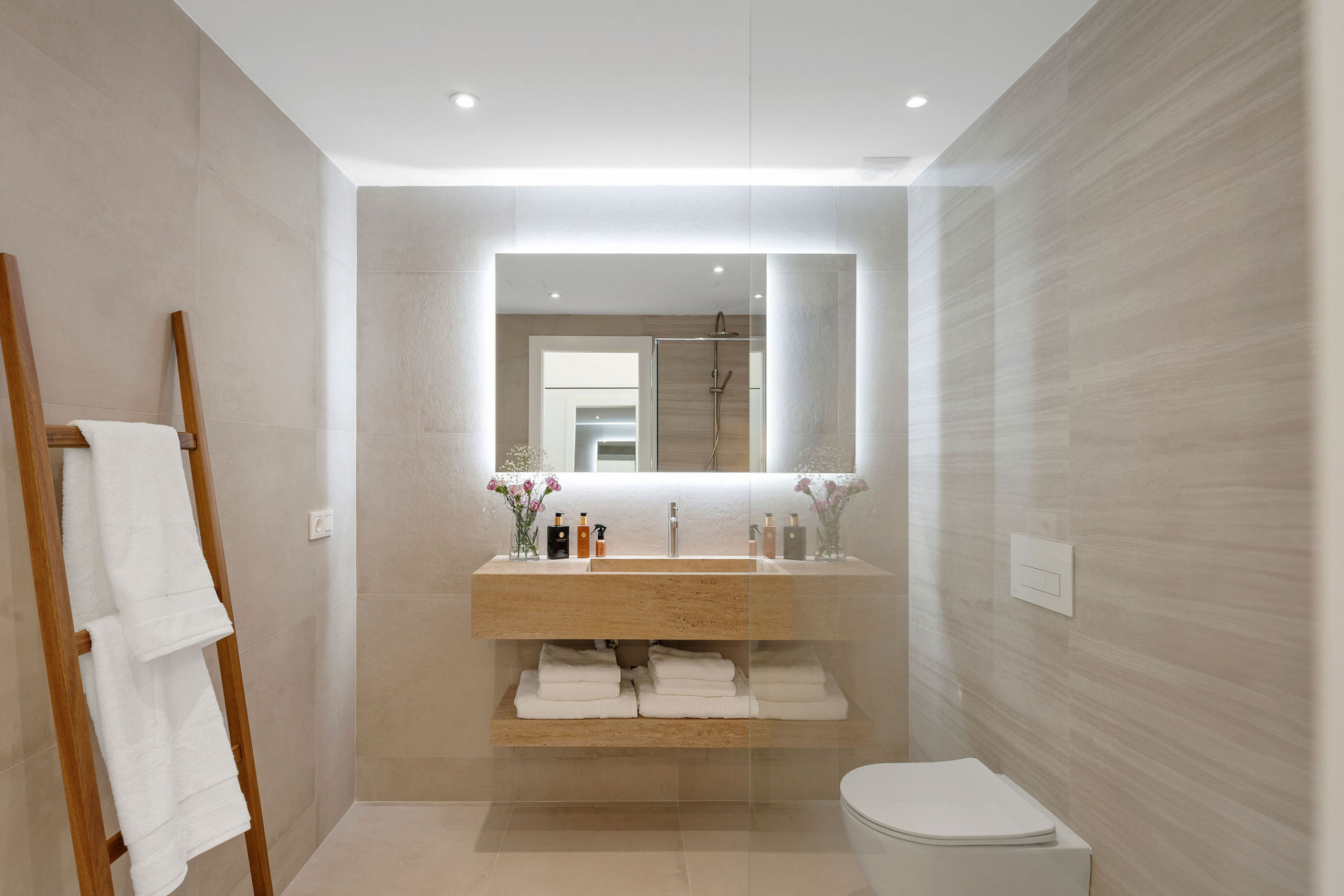 Luxurious Apartment with Private Pool in Nueva Andalucia, Marbella