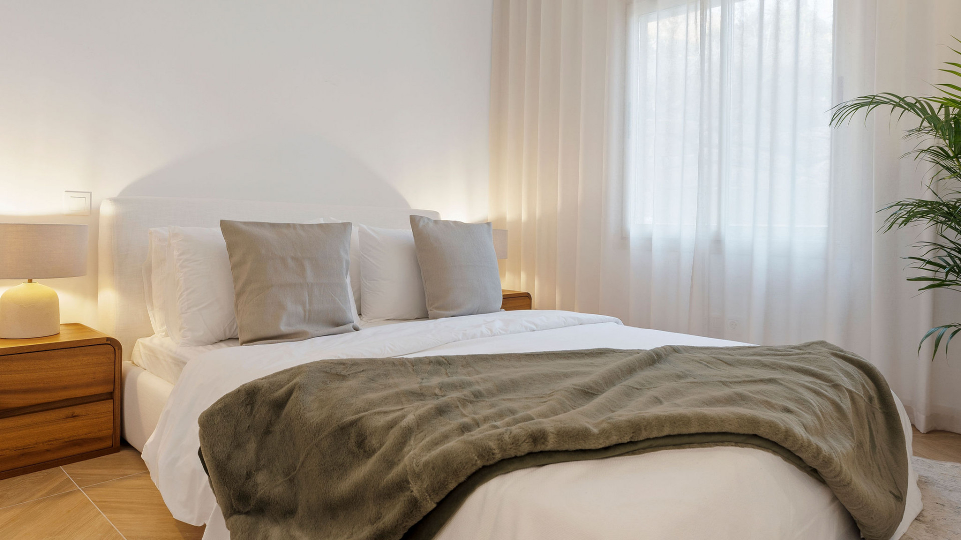 Luxurious Apartment with Private Pool in Nueva Andalucia, Marbella