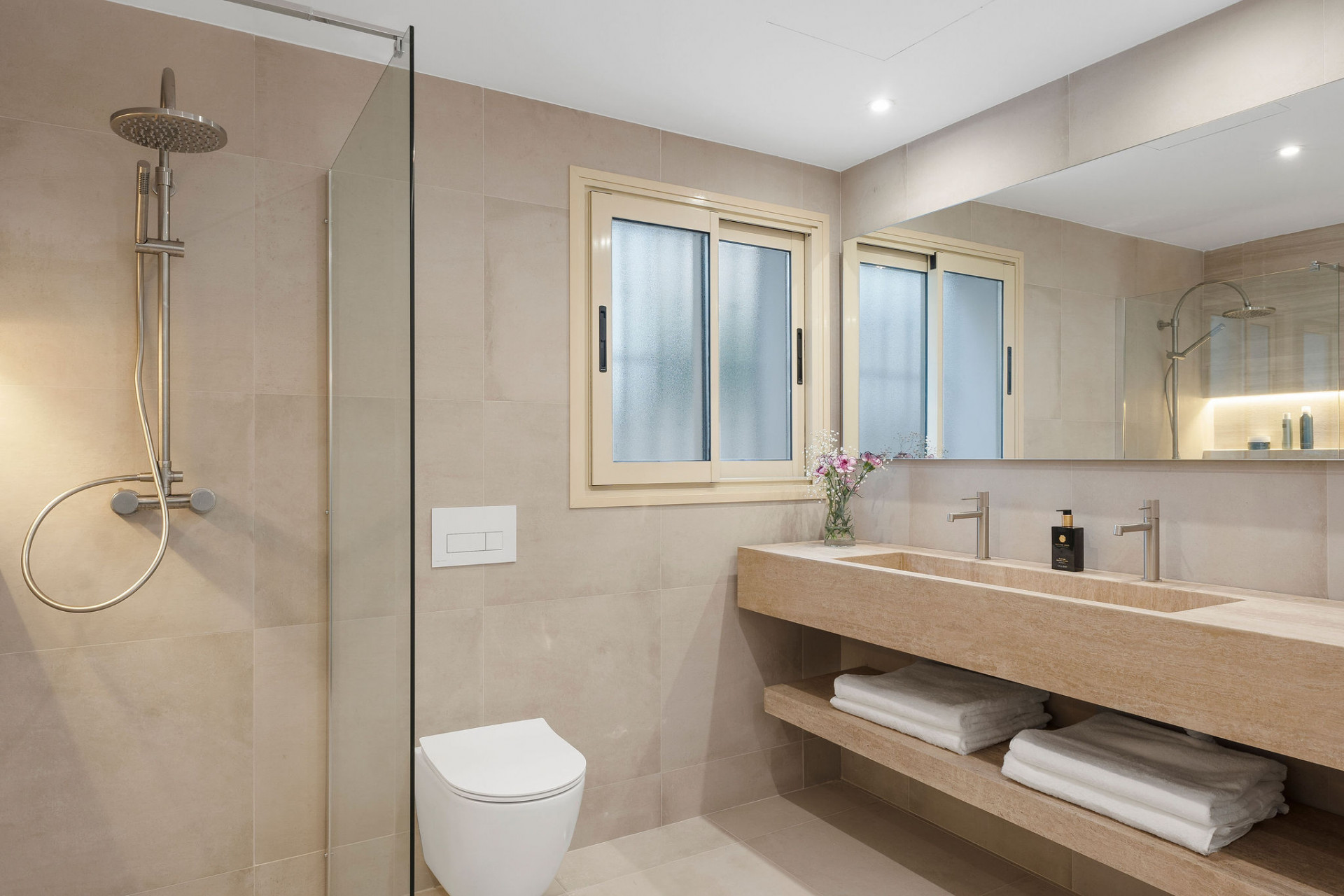 Luxurious Apartment with Private Pool in Nueva Andalucia, Marbella