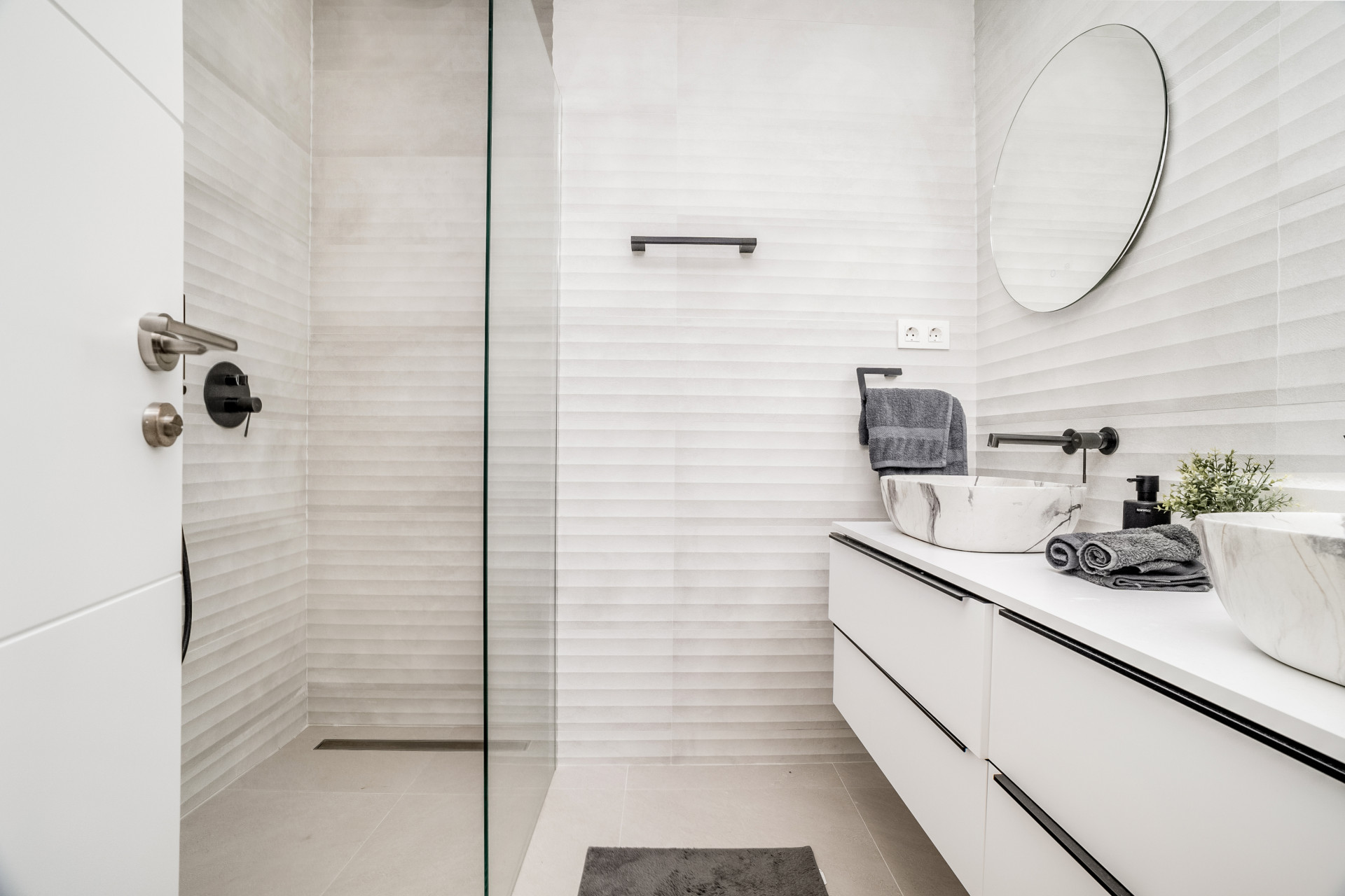 Modern 3 Bed apartment in Nueva Andalucia, Marbella