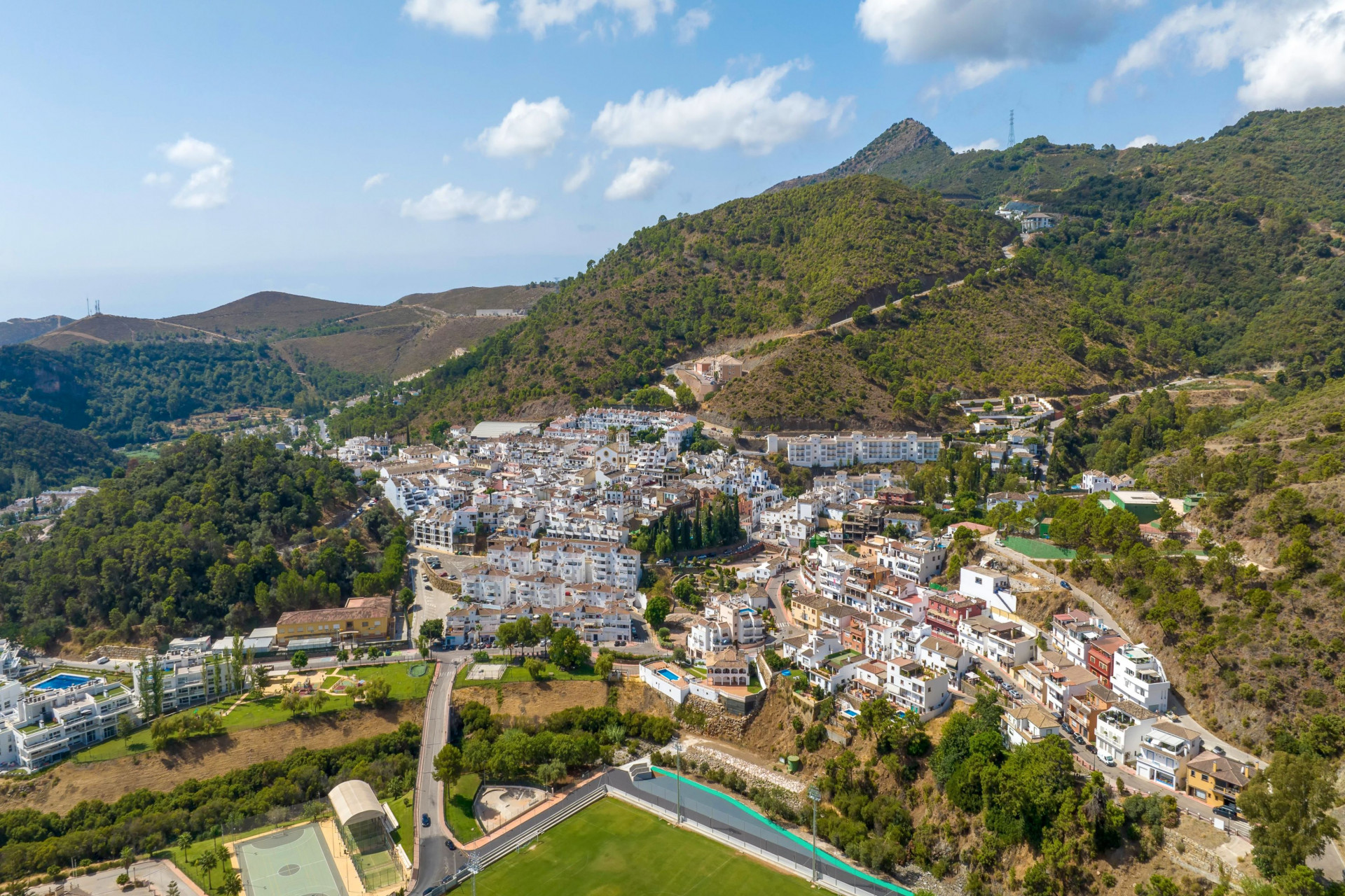 Modern 3 Bed apartment in Nueva Andalucia, Marbella