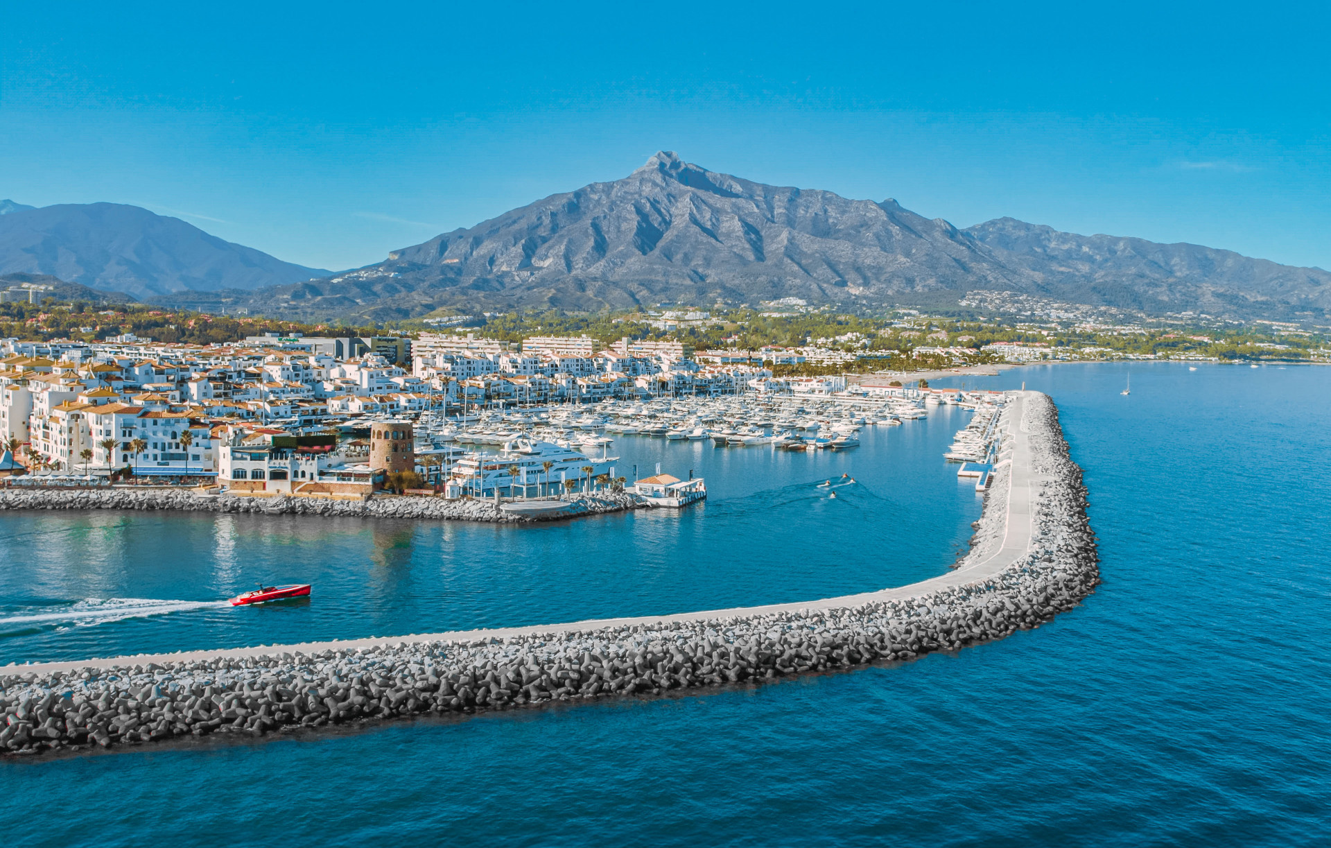 Modern 3 Bed apartment in Nueva Andalucia, Marbella
