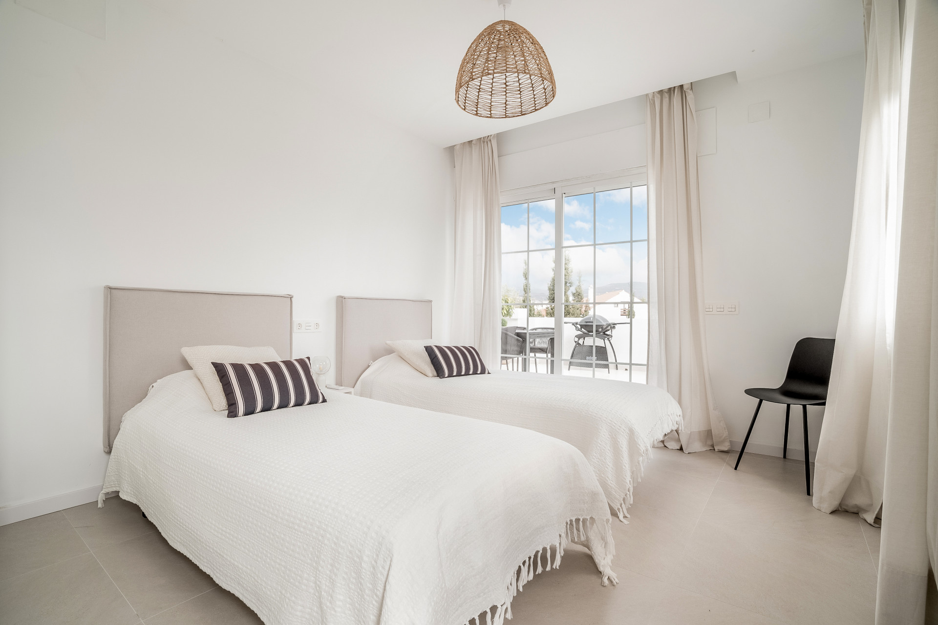 Modern 3 Bed apartment in Nueva Andalucia, Marbella
