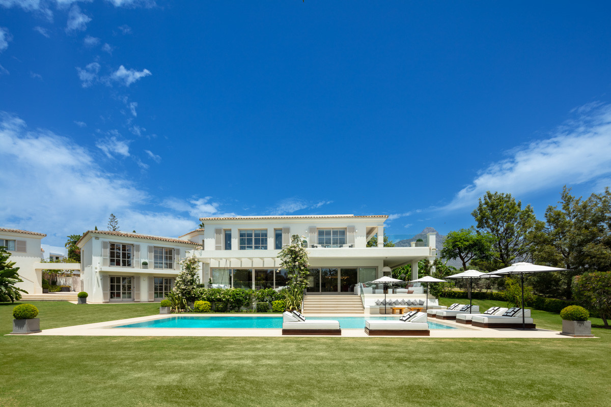 Outstanding luxurious villa in Nueva andalucia, Marbella