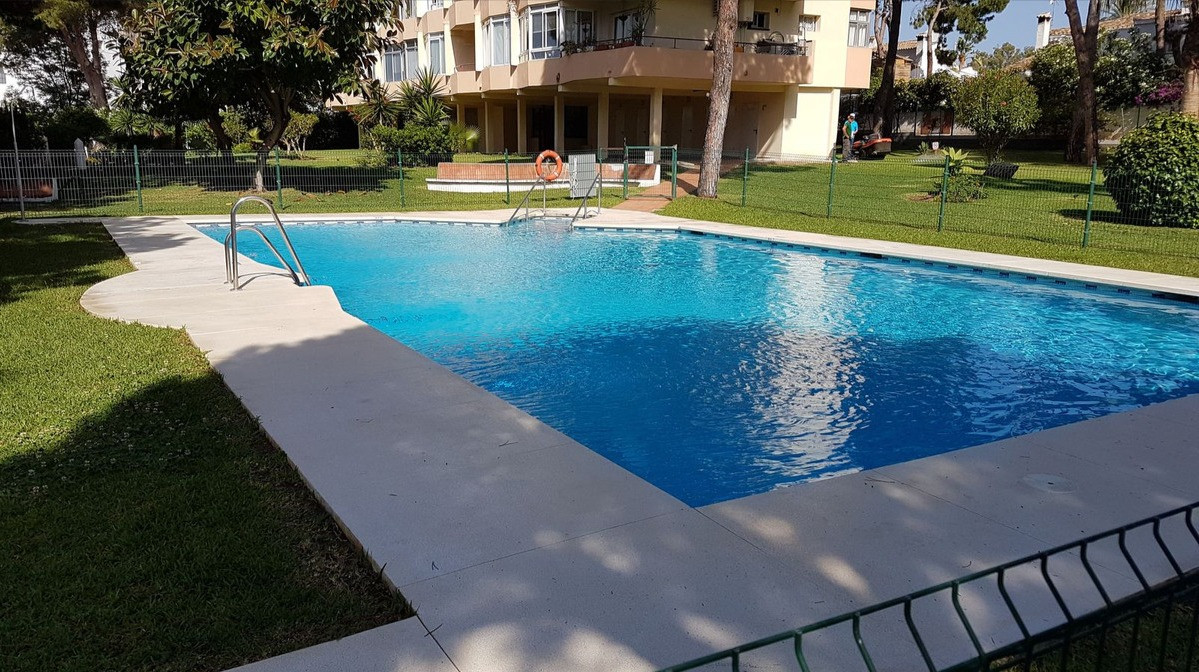 Charming 2-Bedroom Apartment in Calahonda