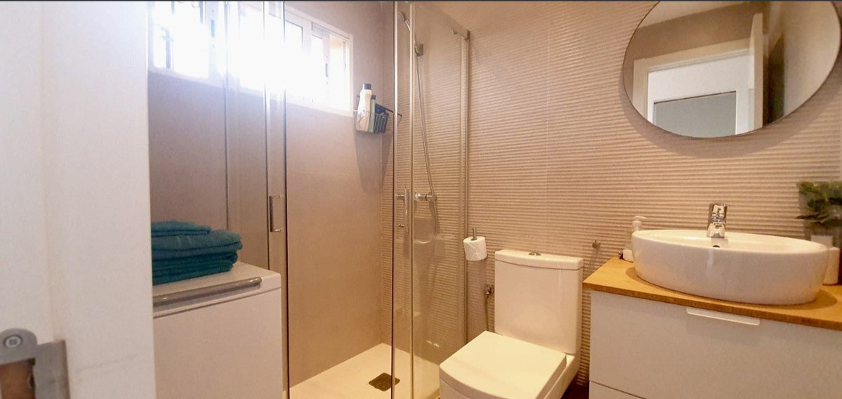 Charming 2-Bedroom Apartment in Calahonda