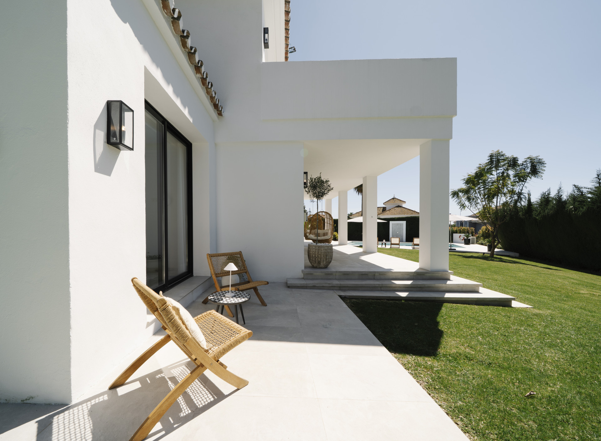 Modern villa with views, jacuzzi, heated pool in Nueva Andalucia, Marbella