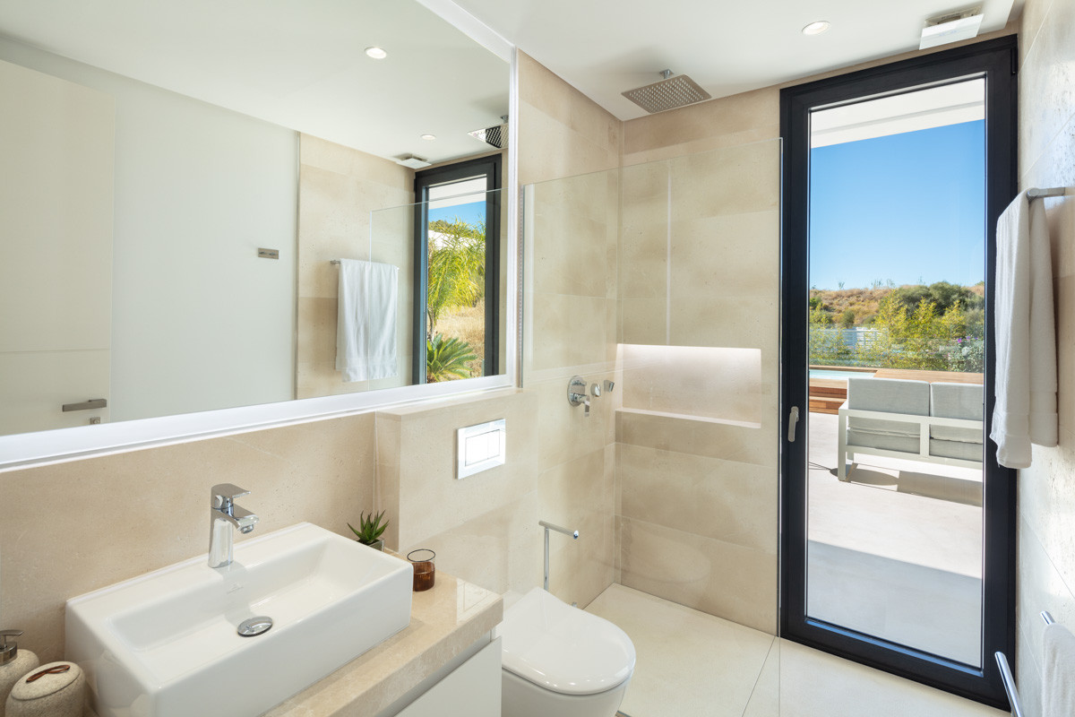 Contemporary 5-bedroom villa, exclusive gated community in Nueva Andalucia, Marbella