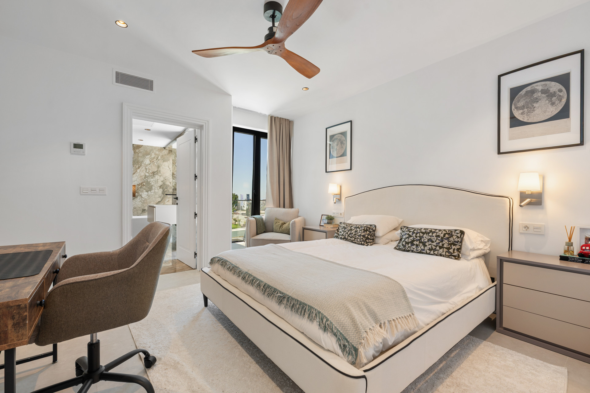 Brand New 6 bedroom Family home