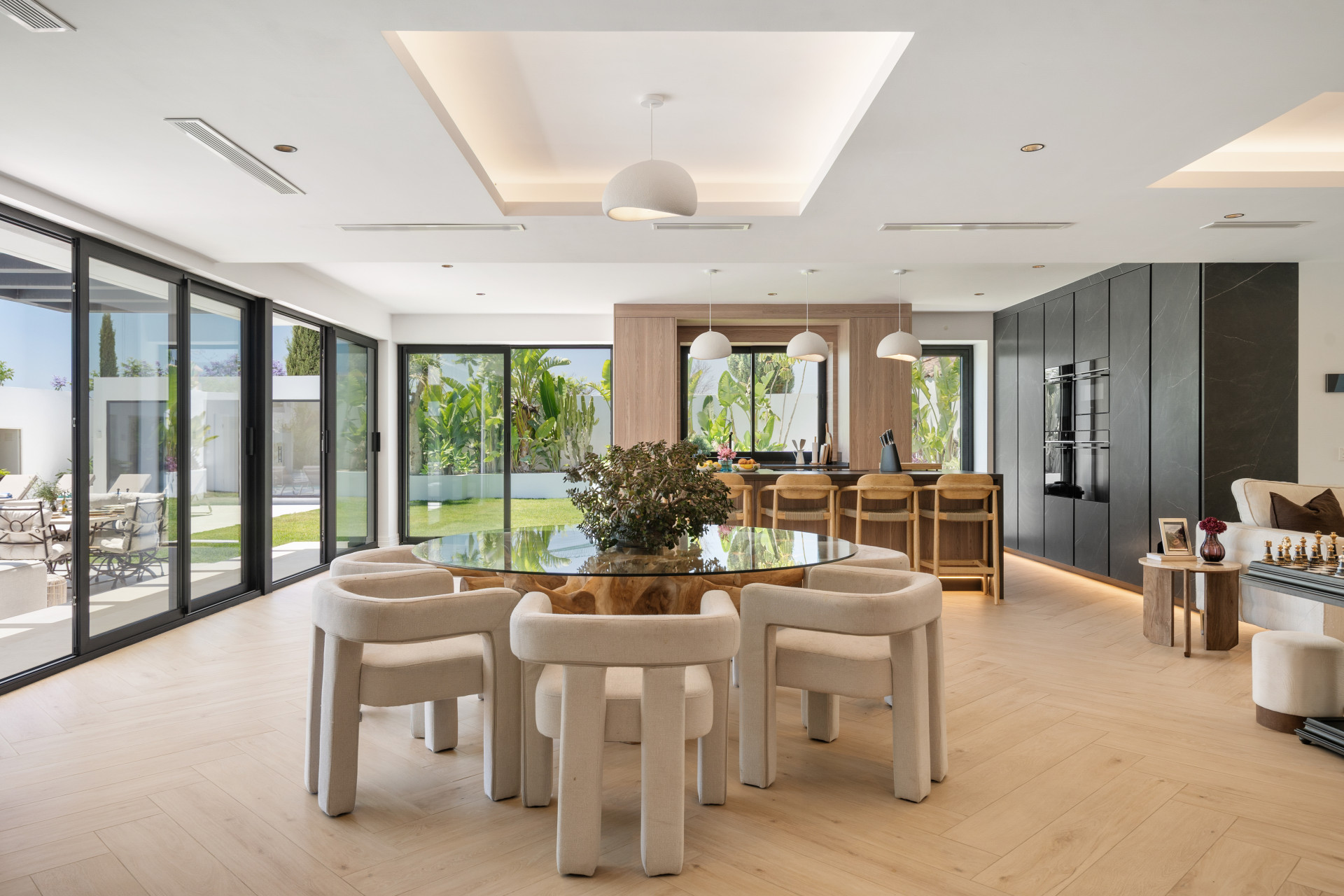 Brand New 6 bedroom Family home