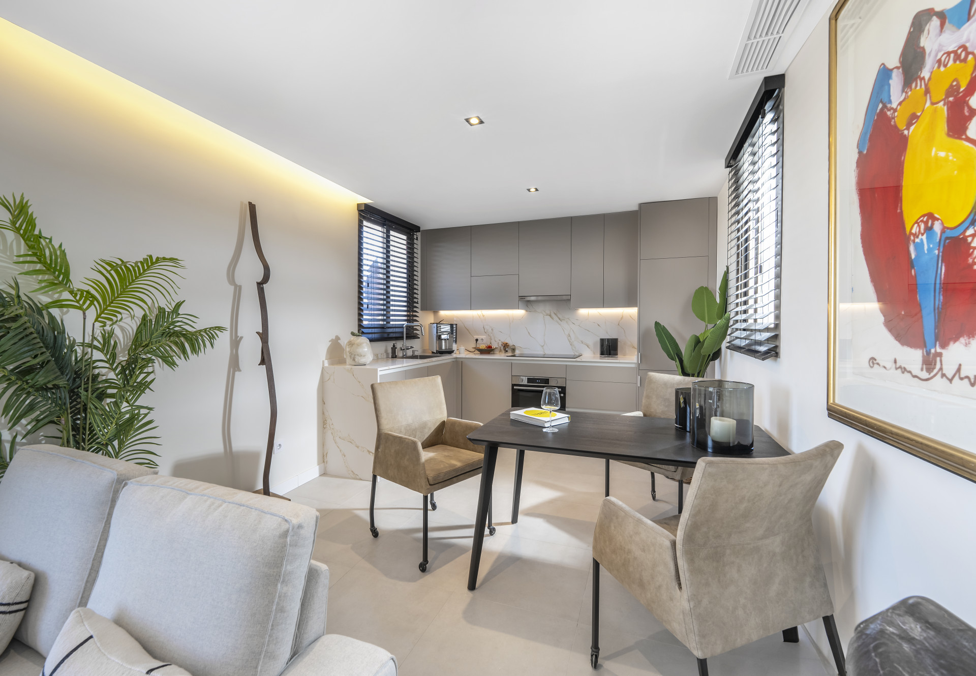 2-bedroom penthouse in Estepona Centre — frame 3