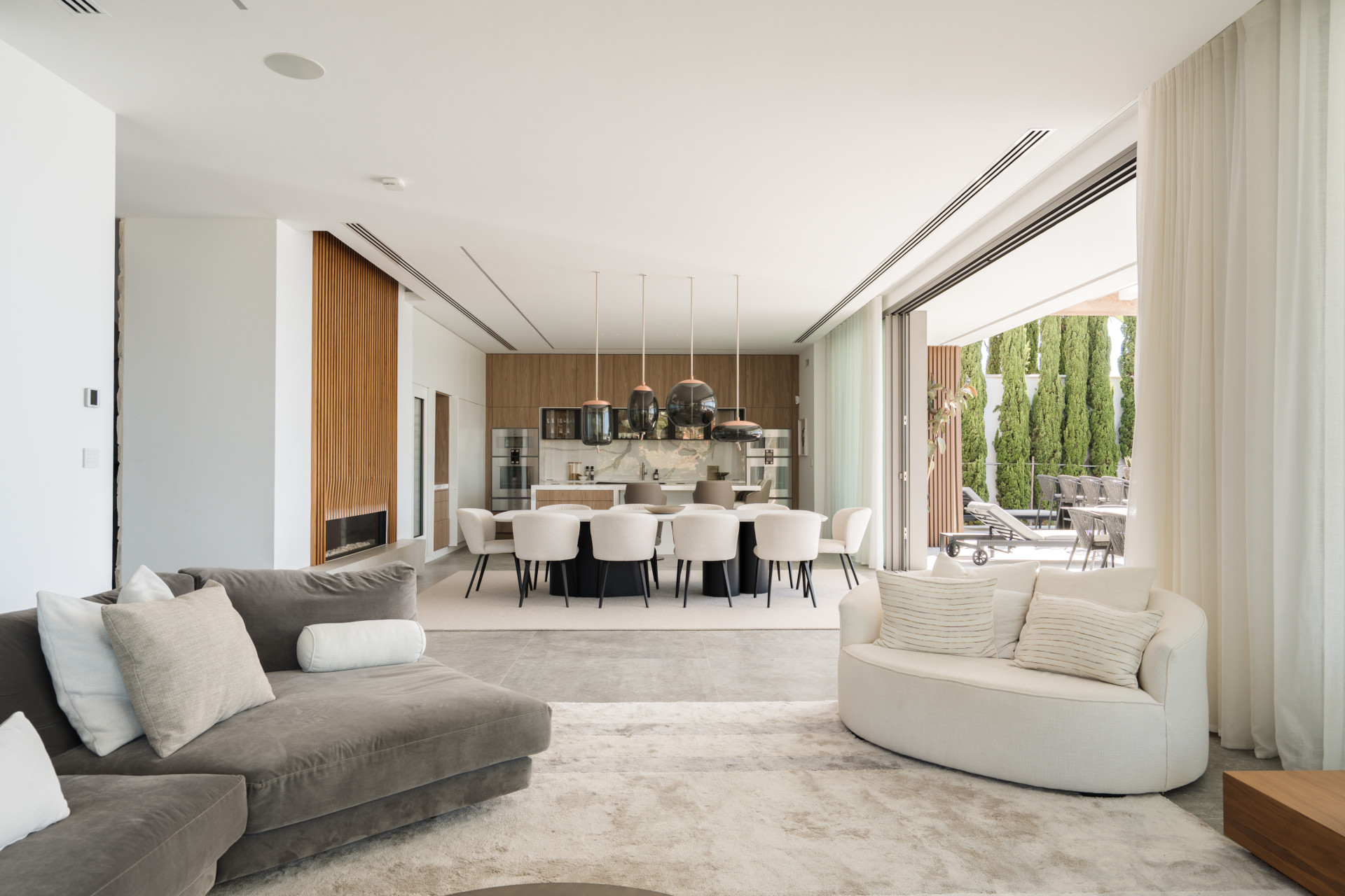 Introducing The Hills 10, perched on the hills of La Quinta within the exclusive gated community of El Herrojo Alto.