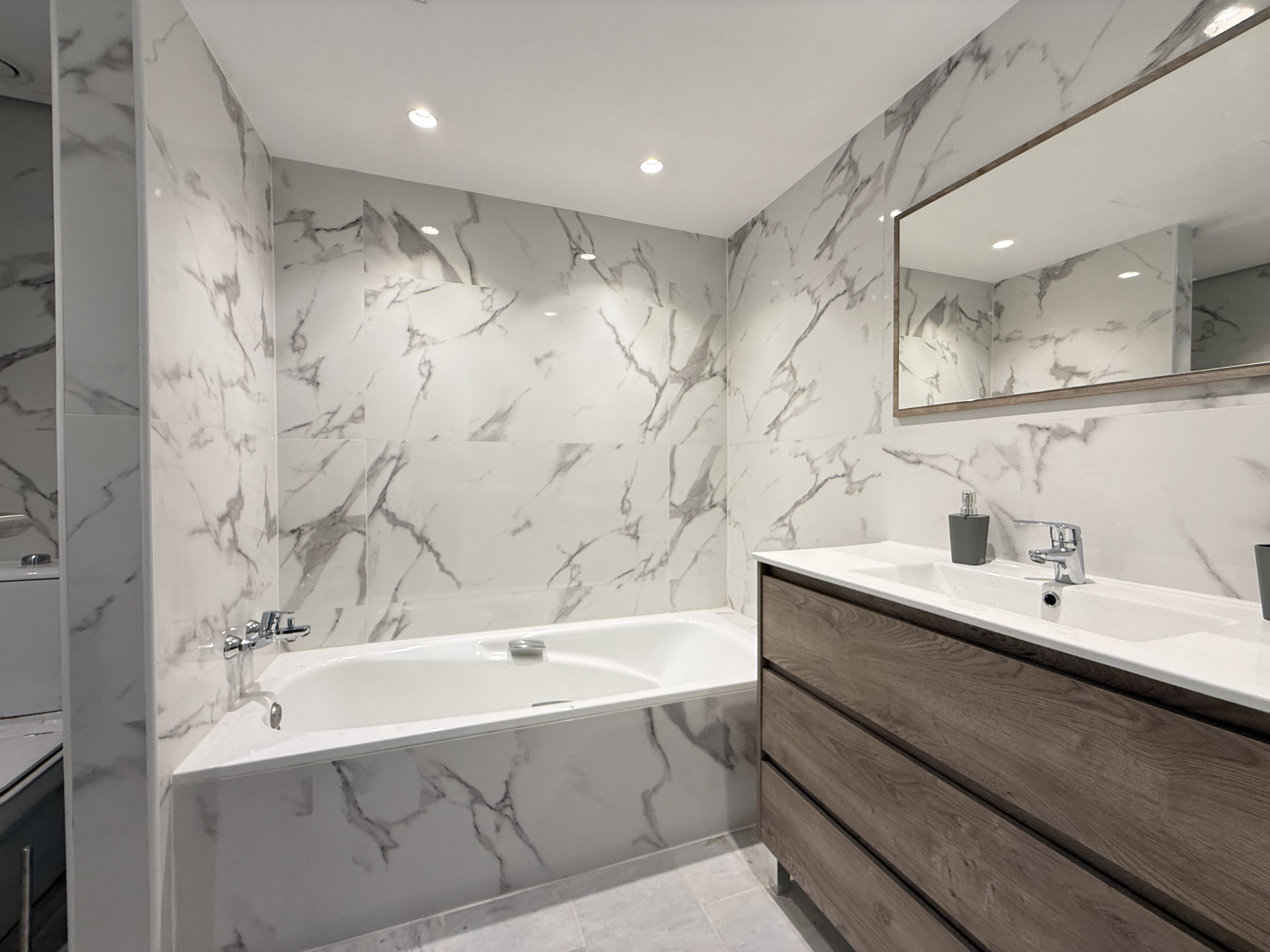 Luxury apart in Alhambra del golf