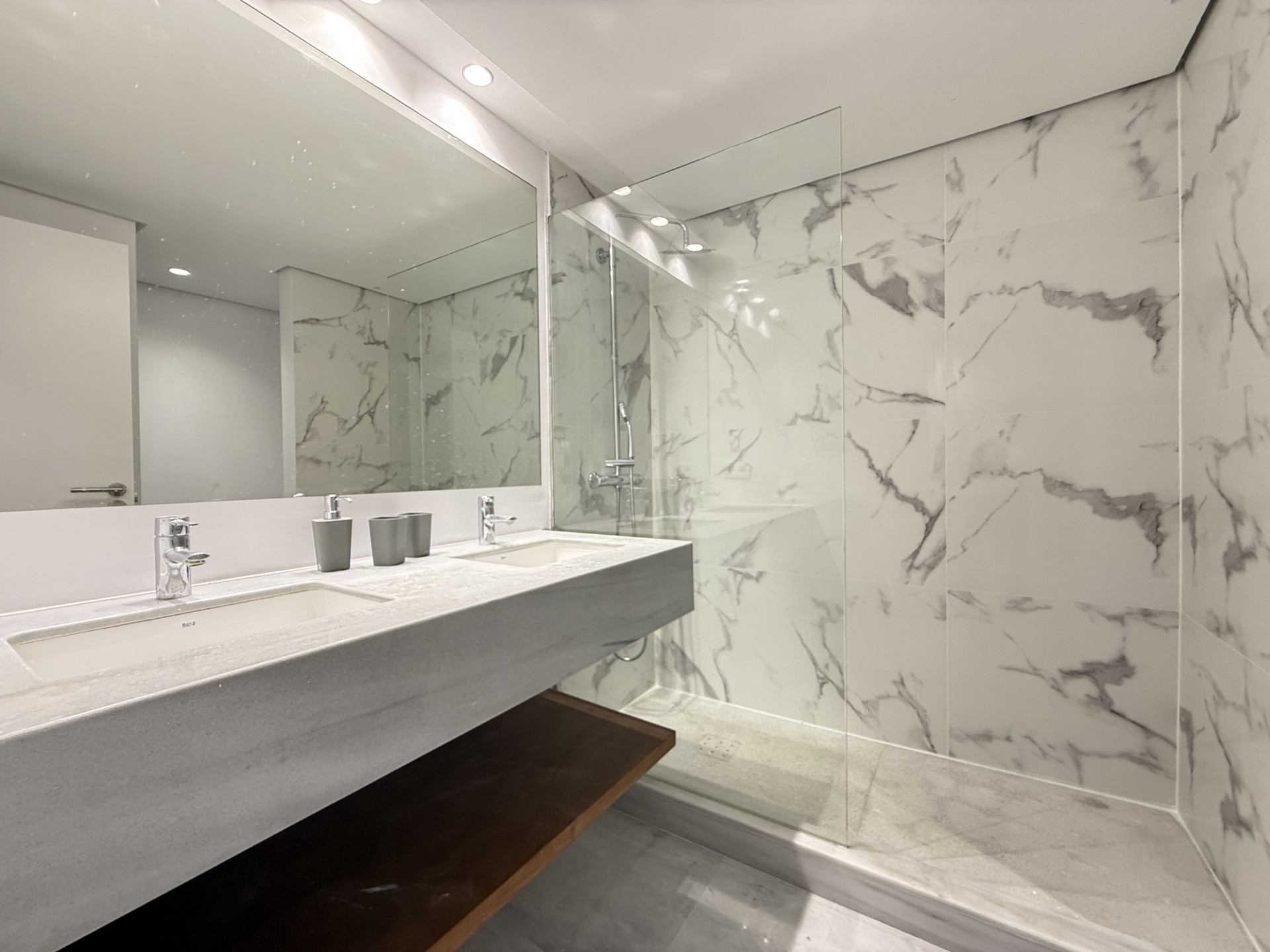 Luxury apart in Alhambra del golf