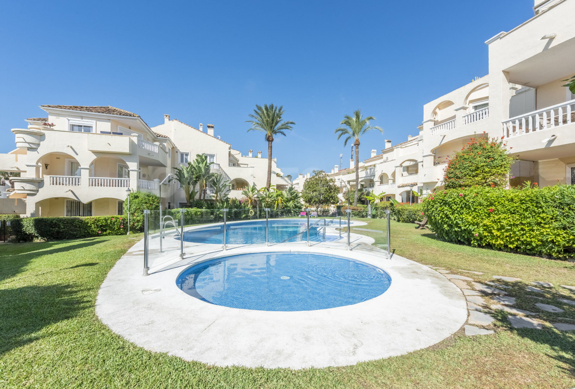 Attraktive Gelegenheit – Renovierte 2-Zimmer-Wohnung in El Paraíso, Estepona
