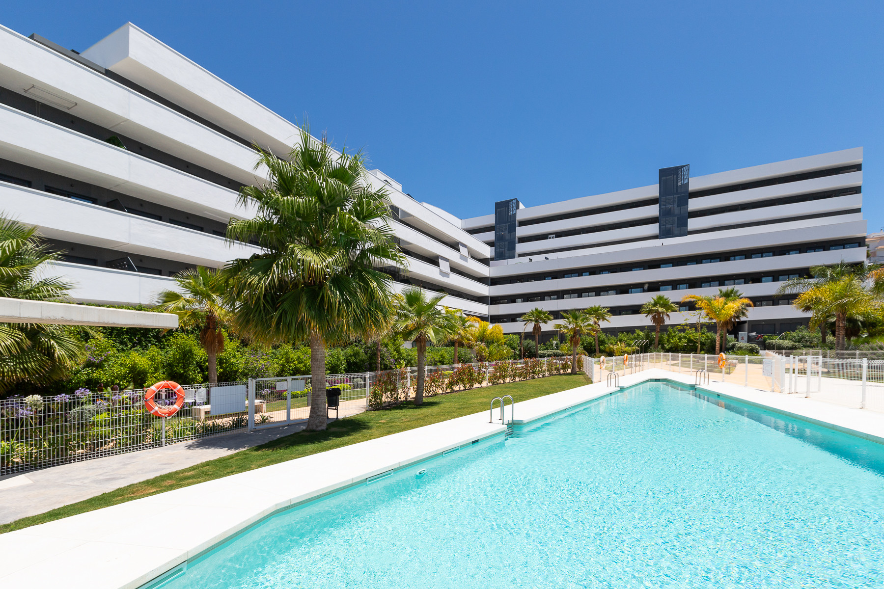 Leilighet til salgs i Avda de Andalucia - Sierra de Estepona, Estepona by