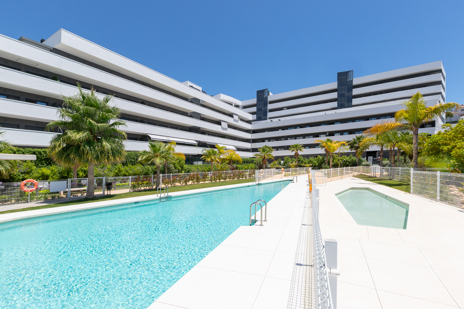 Leilighet til salgs i Avda de Andalucia - Sierra de Estepona, Estepona by