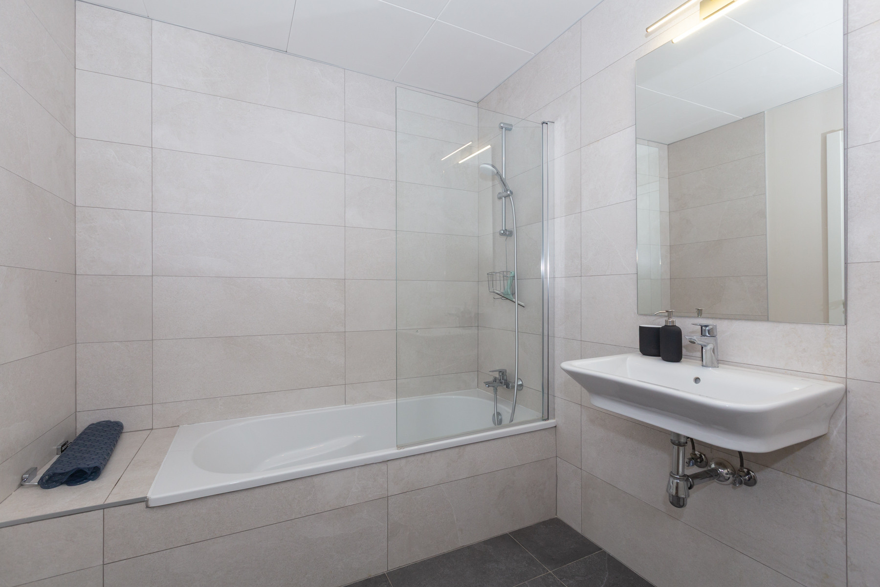 Leilighet til salgs i Avda de Andalucia - Sierra de Estepona, Estepona by