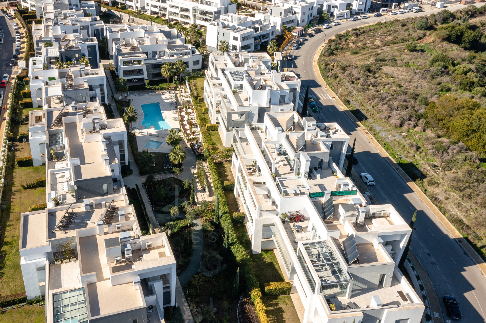 Modern Ground Floor Apartment with Private Garden