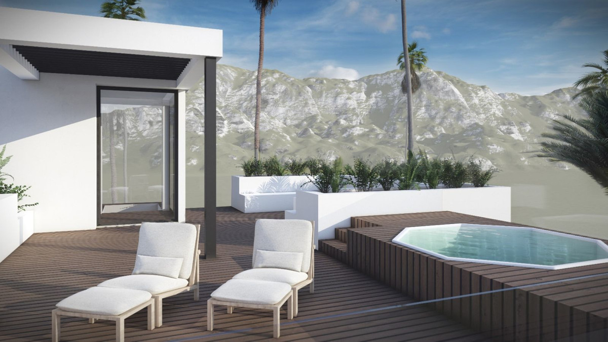 R5004469 - 5 Bedroom Villa in Estepona, Malaga