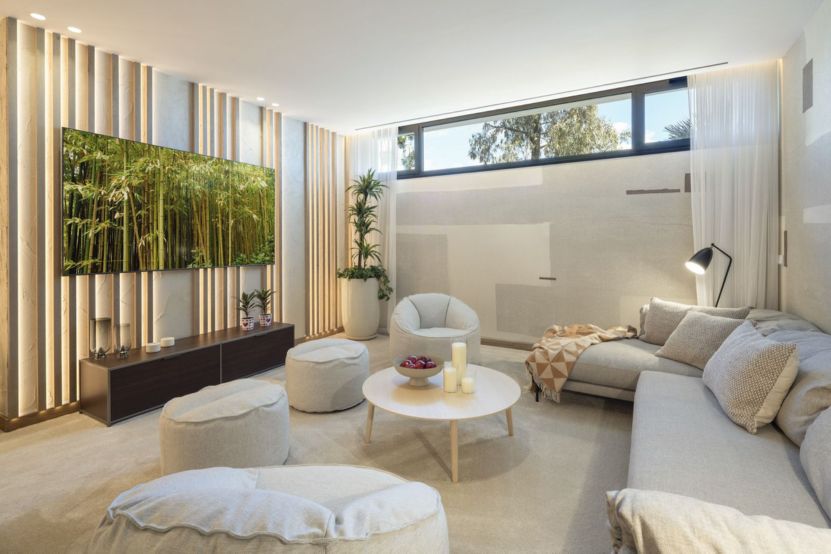 R5012104 - 5 Bedroom Villa in Benahavis, Malaga