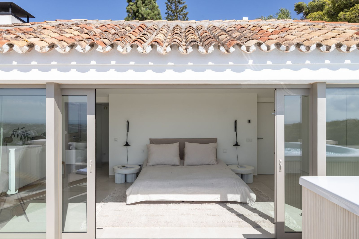 R5010535 - 3 Bedroom Apartment in Marbella, Malaga