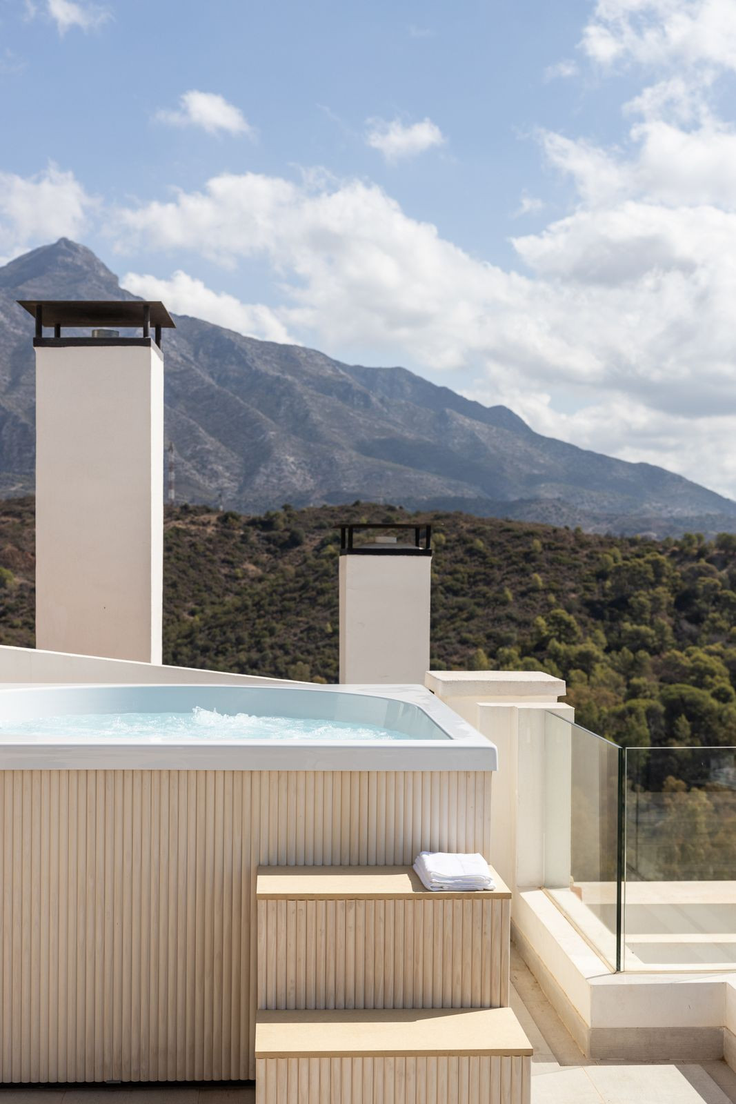 R5010535 - 3 Bedroom Apartment in Marbella, Malaga