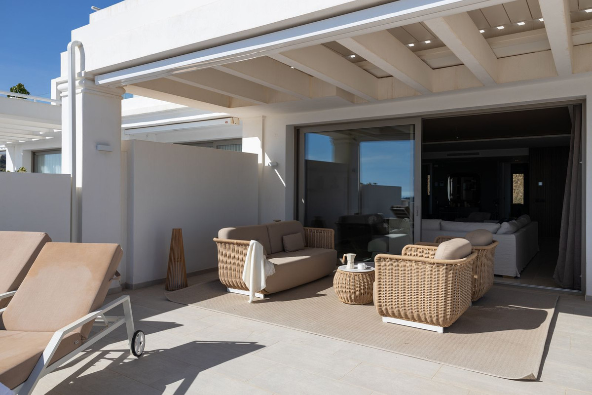 R5010574 - 2 Bedroom Apartment in Marbella, Malaga