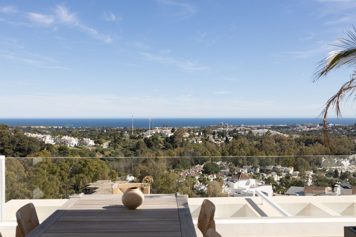 R5010574 - 2 Bedroom Apartment in Marbella, Malaga R5010574 - 2 Bedroom Apartment in Marbella, Malaga